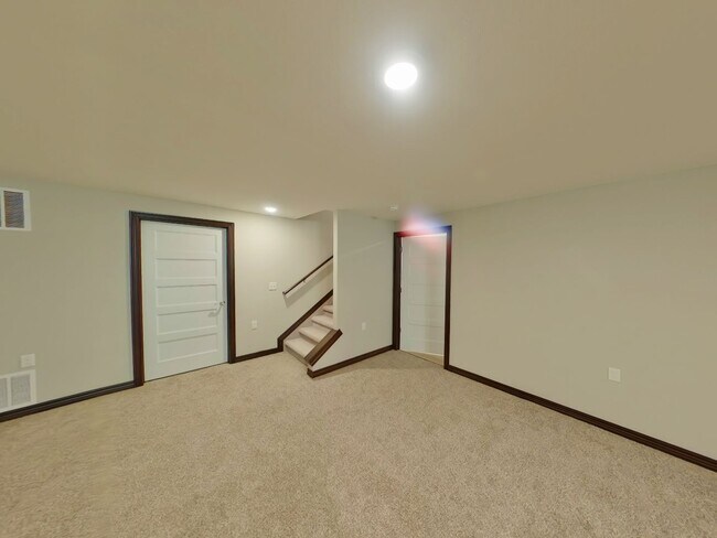 Building Photo - 1377 S Sierra Hls St