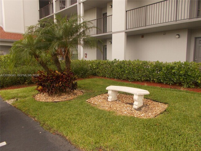 Building Photo - 1400 SW 124th Terrace