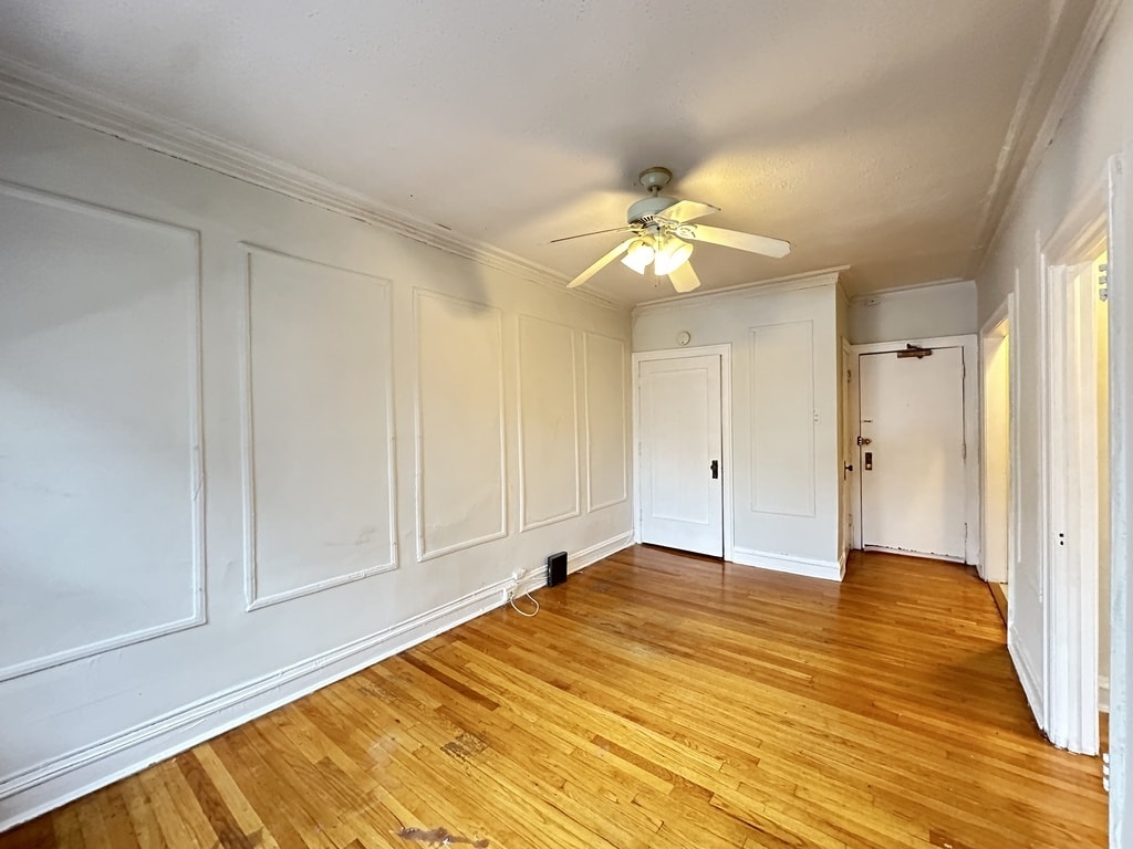 Building Photo - 1160 N Dearborn St