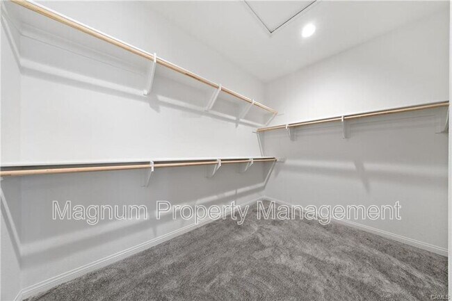 Building Photo - 21122 Saratoga Dr