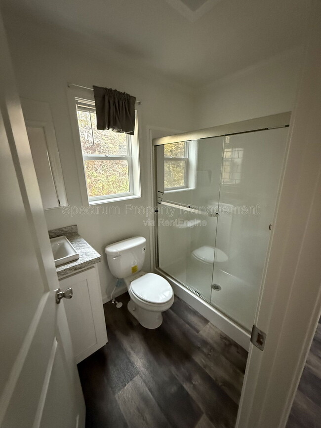 Building Photo - 18 Abbott St