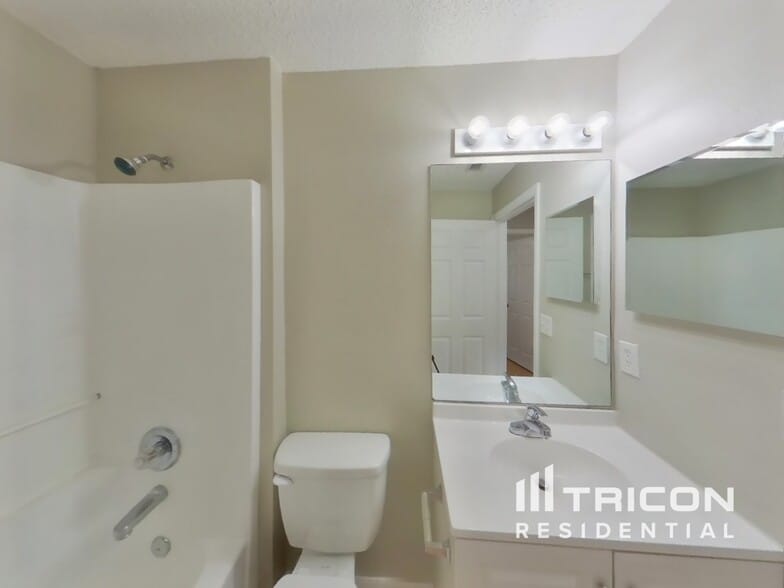 Building Photo - 11357 Pickford St