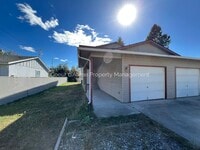 Building Photo - 1908 E 1st Ave