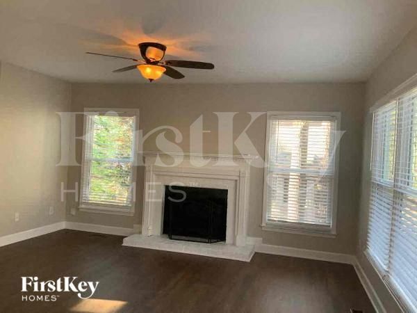 Building Photo - 1520 Maplewood Ct