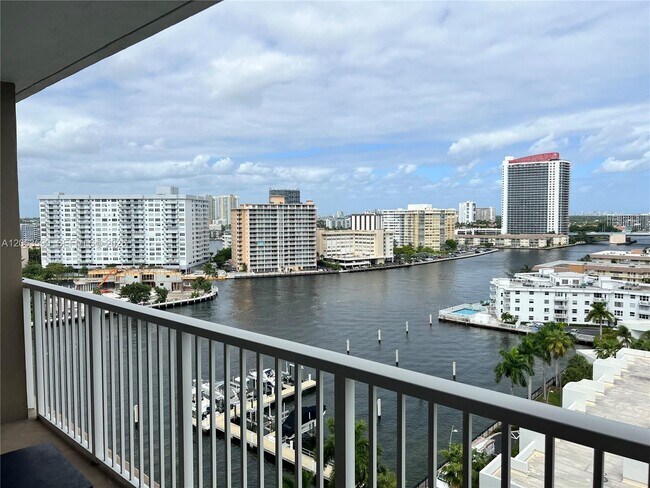 Building Photo - 1965 S Ocean Dr