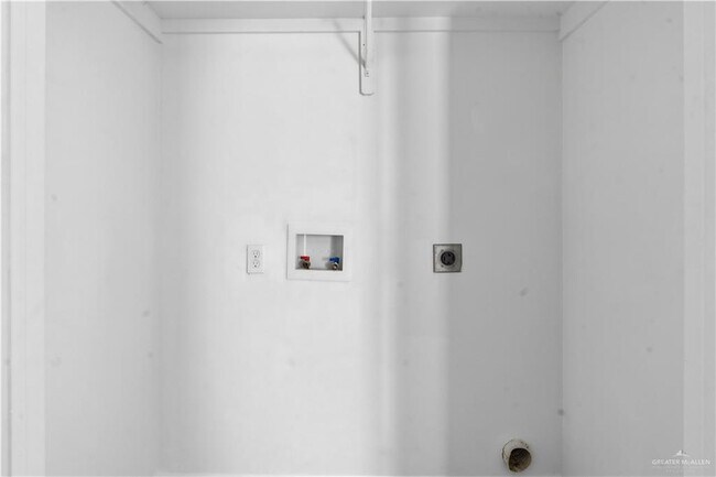 Building Photo - 12 Valeria St