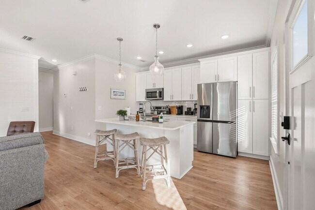 Building Photo - 21310 Pompano Ave