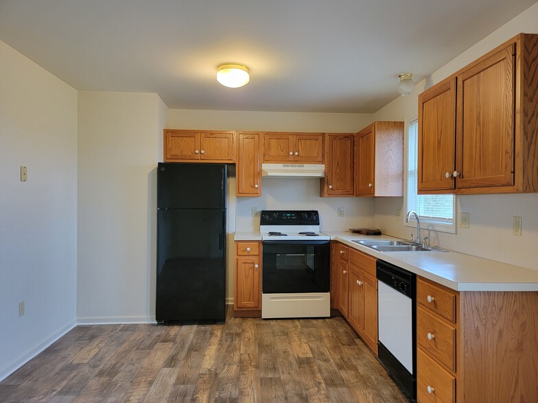 Building Photo - 3 Abbey Ln