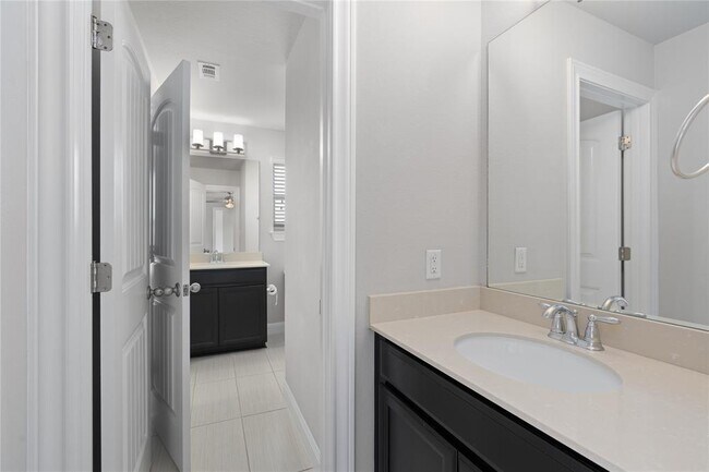 Building Photo - 15601 Cabrillo Way