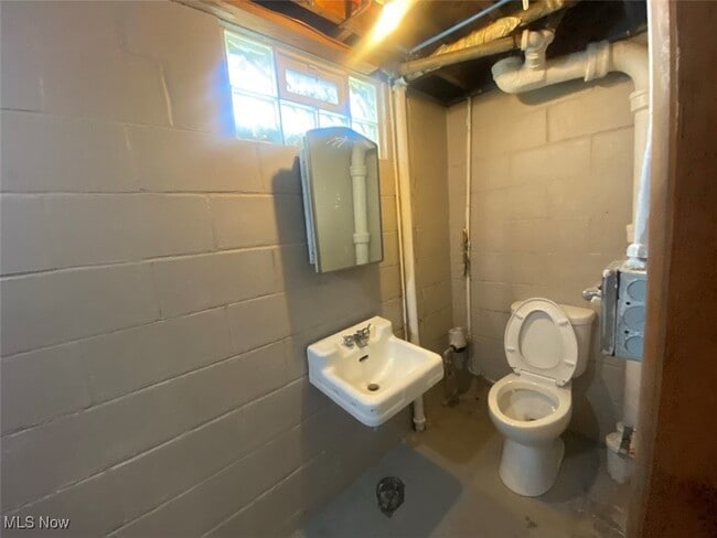 Building Photo - 456 Sunset View Dr