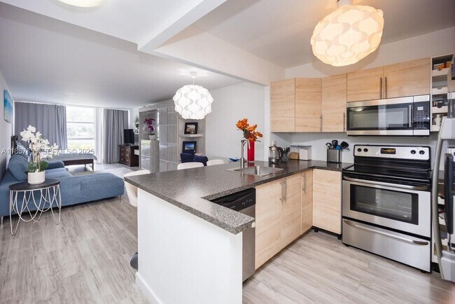 Building Photo - 501 Three Islands Boulevard