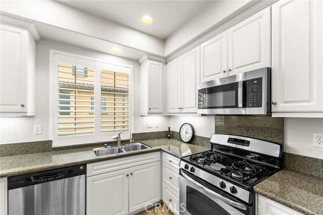 Building Photo - 64 Full Moon