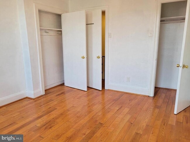 Building Photo - 838 Sears St