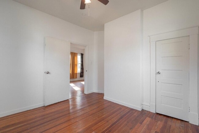 Building Photo - 1323 Columbia St