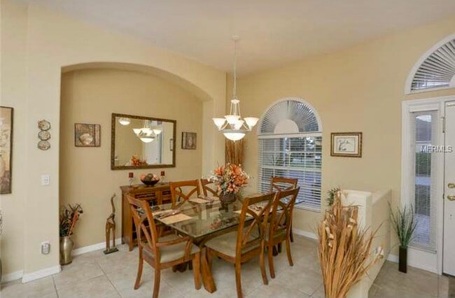 Building Photo - 692 Shadow Bay Way