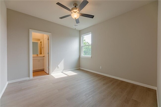 Building Photo - 1705 SW Casuarina Dr