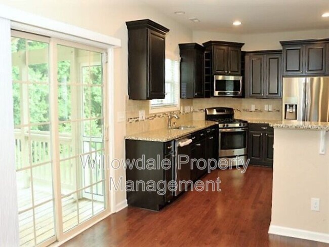 Building Photo - 717 Minerva Dale Dr