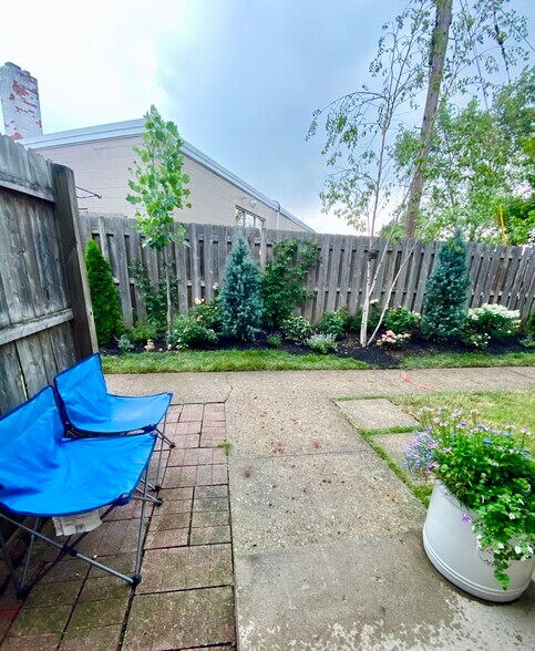 Building Photo - 1845 Northwest Ct