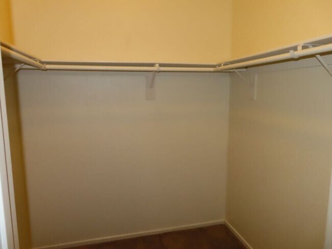 Building Photo - 41410 Juniper St