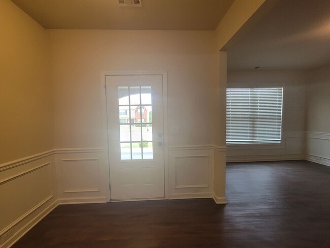 Building Photo - Stylish South Atlanta Rental with 2 Story Home with Loft - Approx 3000 sq ft