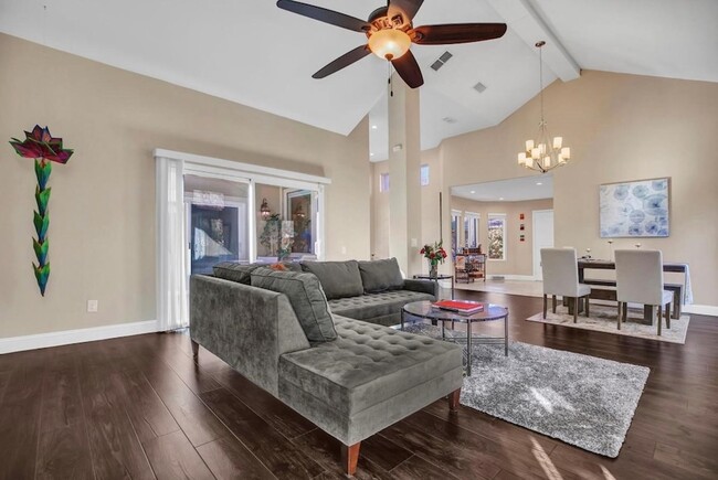 Building Photo - 5915 Smoke Glass Trail