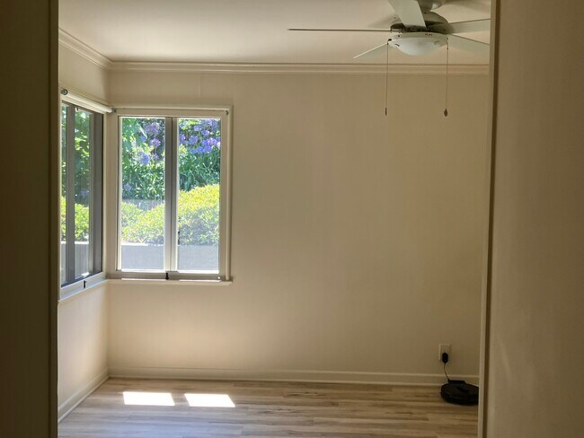Building Photo - 1225 Silverado St