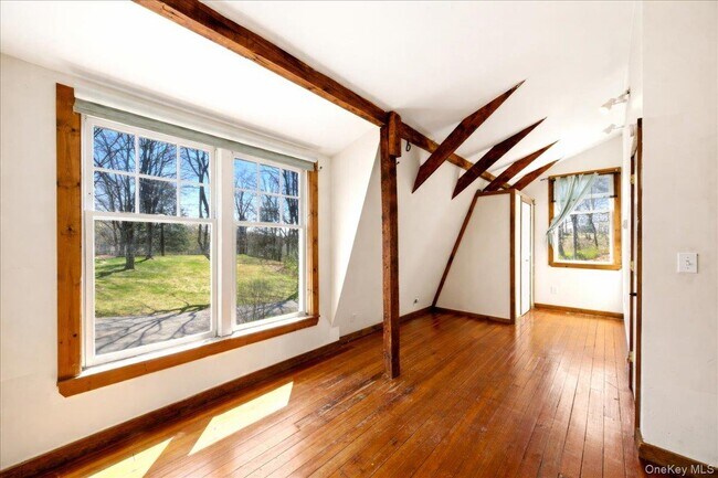 Building Photo - 175 Goldens Bridge Rd