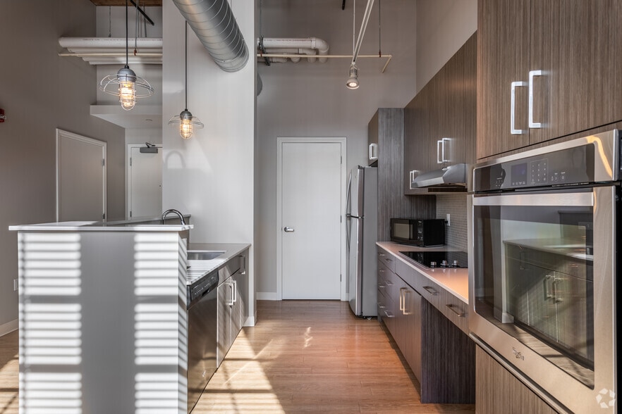 1BR, 1BA - 750SF - Kitchen - Winchester Lofts