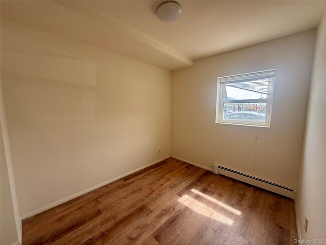 Building Photo - 765 Shore Rd