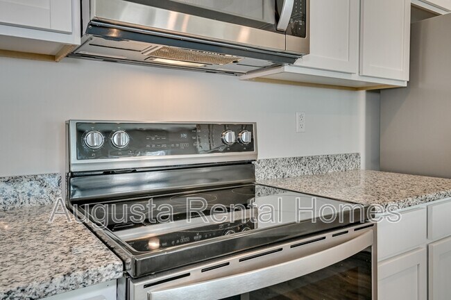 Building Photo - 5419 Thrasher Ln