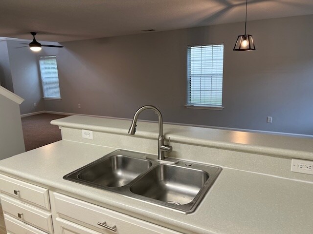 Kitchen - 449 Gardners Cir