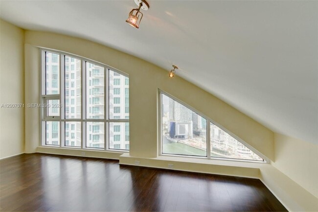 Building Photo - 888 Brickell Key Dr