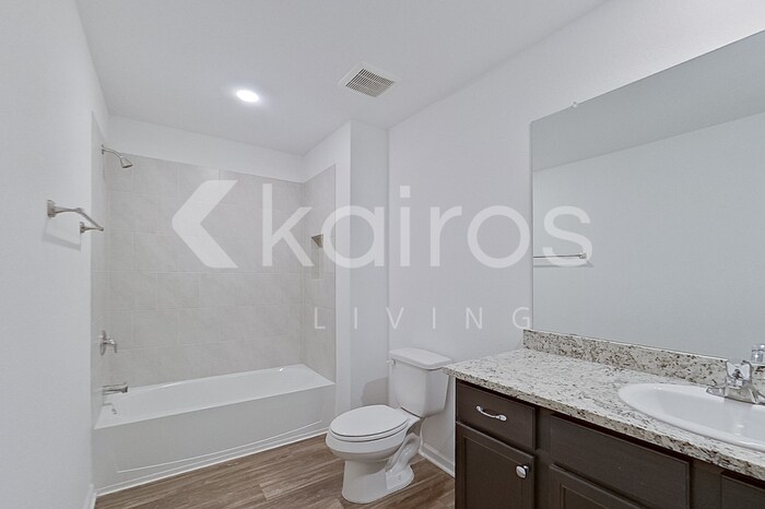 Building Photo - 946 Shady Brk