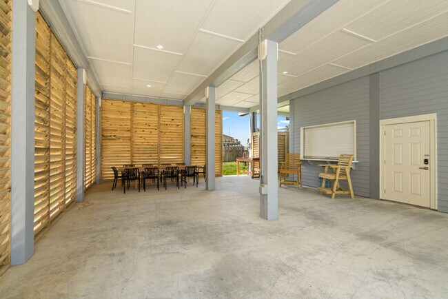 Building Photo - 867 Bowers Ln