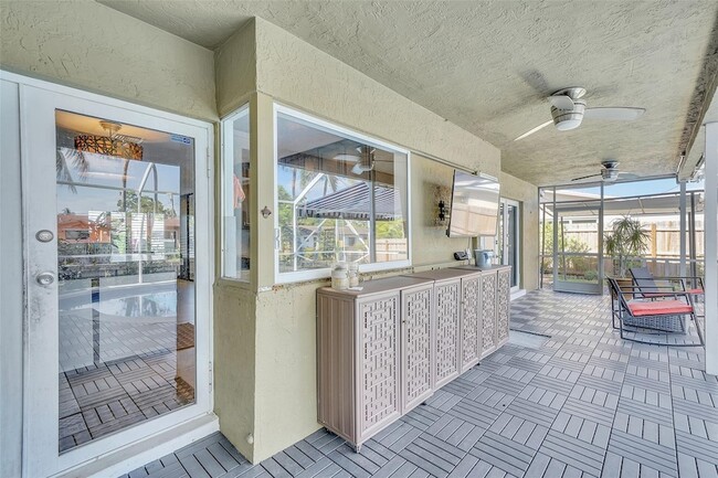 Building Photo - 1736 NW 38th St