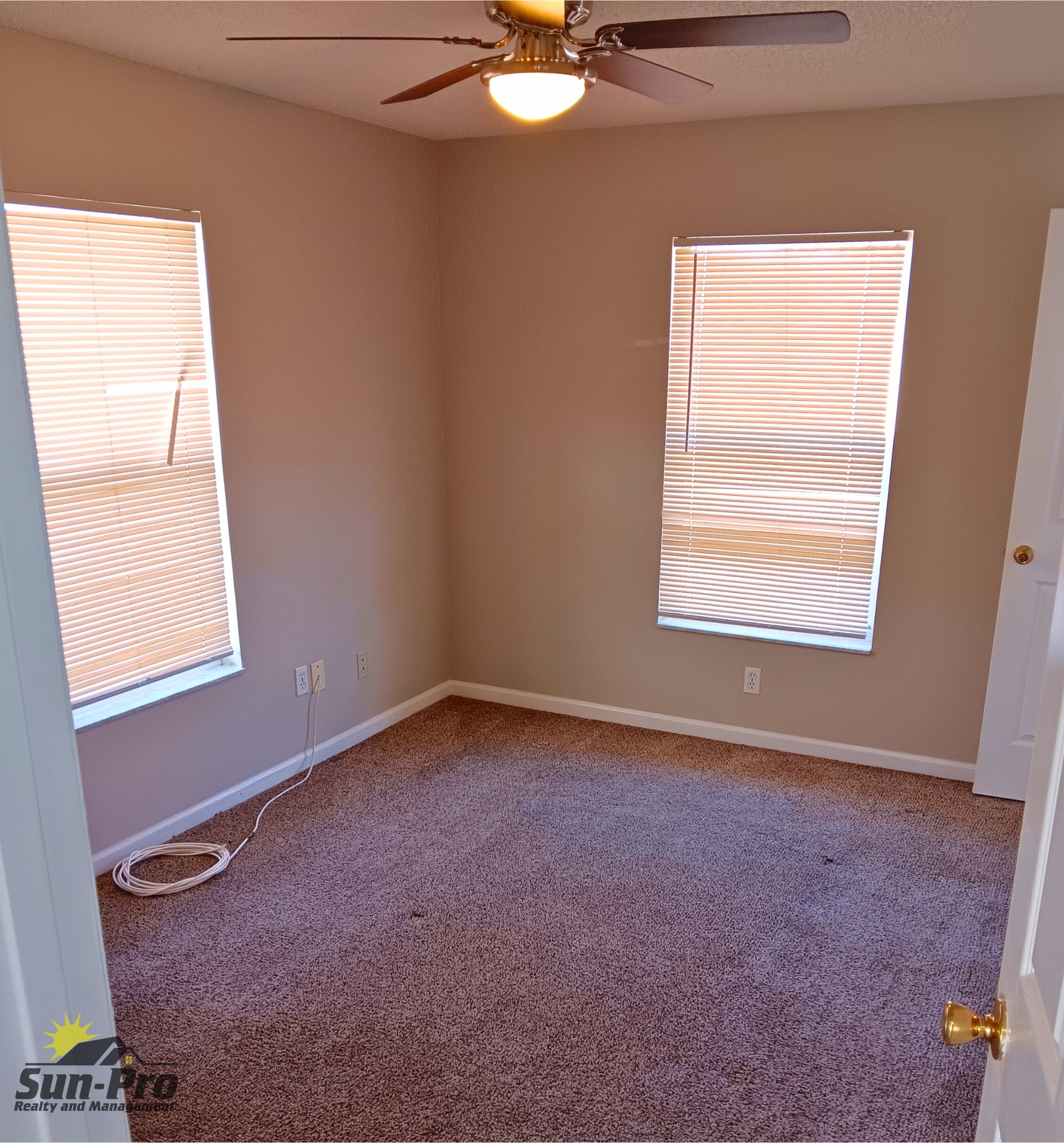 Building Photo - 2735 Fern Palm Dr