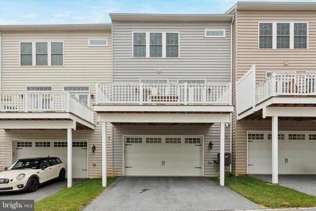 Building Photo - 409 Atwater Dr