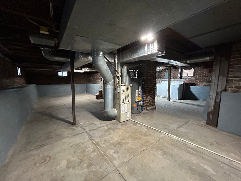 Building Photo - 1108 E Main St