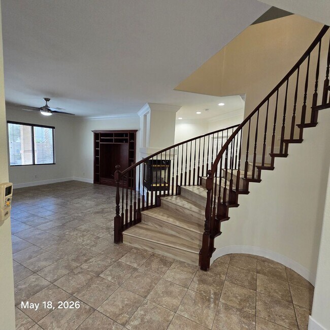 Building Photo - Gorgeous Home For Rent