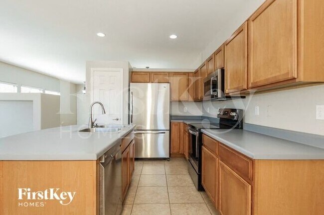 Building Photo - 4417 S 100th Ln