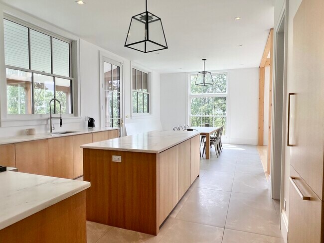 Building Photo - 36 Yuza Mini Ln