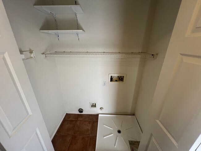 Building Photo - 3 Bed, 2.5 Bath home with Solar Panels!