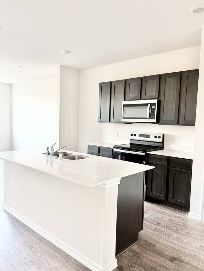 Building Photo - 314 Tall Cedar Wy