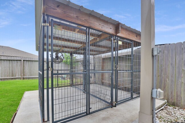 Building Photo - 430 Walnut Branch Dr