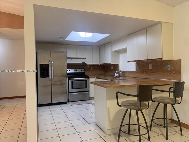 Building Photo - 1261 SW 138th Ct