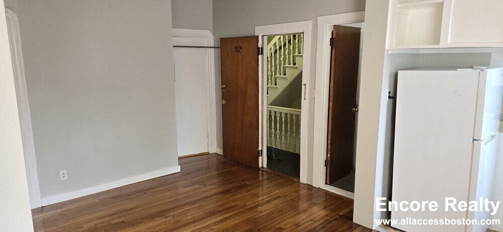 Building Photo - 41 Anderson St