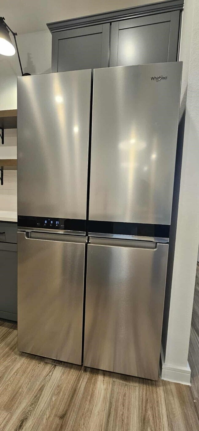 Building Photo - 8434 Bay Oaks Dr