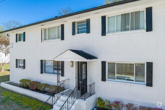 Building Photo - Enclave Oakhurst Village
