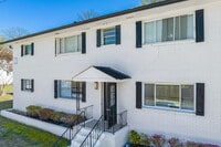 Building Photo - Enclave Oakhurst Village