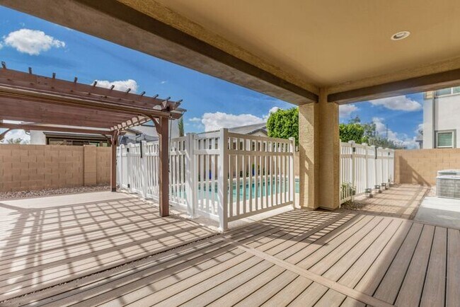 Building Photo - Beautiful Gilbert home located in the desirable Windhaven community!
